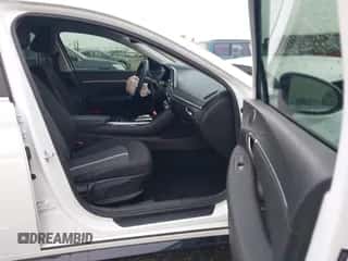 2021 Hyundai Sonata SEL with VIN 5NPEL4JA6MH079906, listed as a IAAI auction lot 43110382 with 28,802 mi miles and . Bid and sale history available at DreamBid. Image 5.