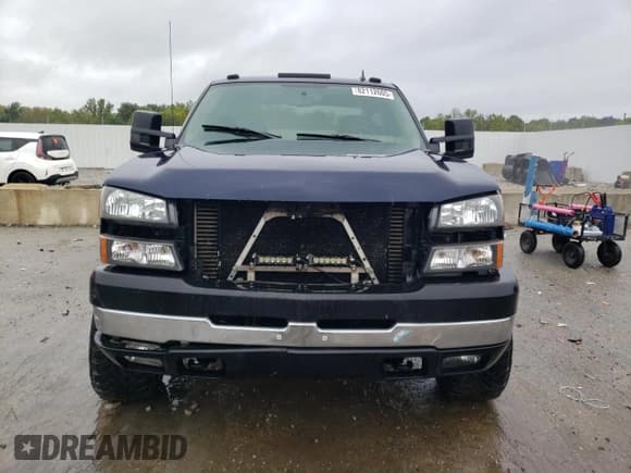 ✅ 2006 Chevrolet Silverado 2500HD LT3 • VIN: 1GCHK23D76F213492 • Lot: 82112605. Wystawiony na Copart z przebiegiem 347 841 mil. Bezpłatny archiwum sprzedaży aukcyjnych z USA i szczegółowy raport historii pojazdu na DreamBid. Zdjęcie 5.
