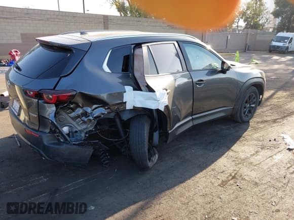 ✅ 2024 Mazda CX-50 S Premium • VIN: 7MMVABDM4RN197945 • Лот: 42327205. Опубликован ранее на IAAI с пробегом 8 245 миль. Бесплатный доступ к архиву аукционных продаж из США и подробный отчёт об истории автомобиля на DreamBid. Изображение 4.