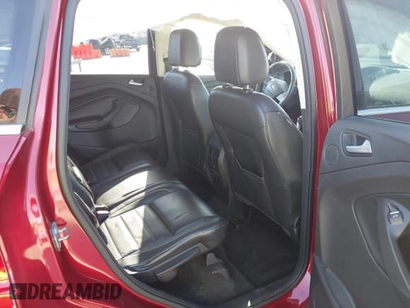 ✅ 2017 Ford Escape Titanium • VIN: 1FMCU0JD7HUD76343 • Lot: 43614129. Wystawiony na IAAI z przebiegiem 141 525 mil. Bezpłatny archiwum sprzedaży aukcyjnych z USA i szczegółowy raport historii pojazdu na DreamBid. Zdjęcie 8.