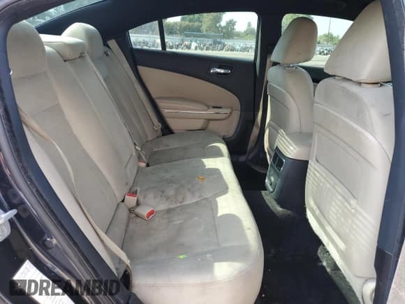 ✅ 2011 Dodge Charger Rallye • VIN: 2B3CL3CG7BH553520 • Лот: 67990965. Опубликован ранее на Copart с пробегом 252 266 миль. Бесплатный доступ к архиву аукционных продаж из США и подробный отчёт об истории автомобиля на DreamBid. Изображение 10.