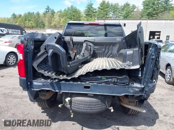 ✅ 2019 Chevrolet Silverado 1500 RST • VIN: 1GCRYEED8KZ248956 • Lot: 42172921. Wystawiony na IAAI z przebiegiem 63 811 mil. Bezpłatny archiwum sprzedaży aukcyjnych z USA i szczegółowy raport historii pojazdu na DreamBid. Zdjęcie 17.