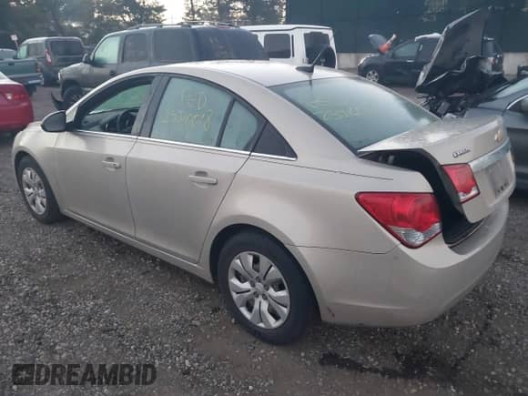 ✅ 2012 Chevrolet Cruze LS • VIN: 1G1PC5SH4C7143060 • Lot: 43389575. Wystawiony na IAAI z przebiegiem Nie podano mil. Skorzystaj z bezpłatnego archiwum sprzedaży aukcyjnych z USA i zobacz szczegółowy raport historii pojazdu na DreamBid. Zdjęcie 3.