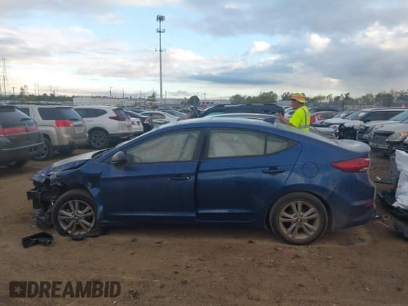 ✅ 2017 Hyundai Elantra Limited • VIN: 5NPD84LF5HH203675 • Lot: 43383132. Listed on IAAI with 97,209 mi. Free auction sales archive from the USA and detailed vehicle history report at DreamBid. Image 14.