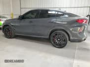 ✅ 2022 BMW X6 M • VIN: 5YMCY0C02N9L05849 • Lot: 50930984. Wystawiony na Copart z przebiegiem 11 766 mil. Bezpłatny archiwum sprzedaży aukcyjnych z USA i szczegółowy raport historii pojazdu na DreamBid. Zdjęcie 2.