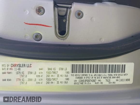 ✅ 2009 Dodge 1500 ST • VIN: 1D3HB18P69S742867 • Lot: 42445968. Wystawiony na IAAI z przebiegiem 204 860 mil. Bezpłatny archiwum sprzedaży aukcyjnych z USA i szczegółowy raport historii pojazdu na DreamBid. Zdjęcie 9.