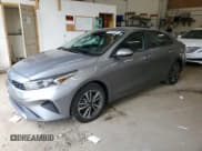 ✅ 2023 Kia Forte LXS • VIN: 3KPF24ADXPE635774 • Лот: 84695835. Опубликован ранее на Copart с пробегом 32 509 миль. Бесплатный доступ к архиву аукционных продаж из США и подробный отчёт об истории автомобиля на DreamBid. Изображение 1.