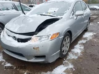 ✅ 2010 Honda Civic LX • VIN: 2HGFA1F50AH537952 • Lot: 43662265. Wystawiony na IAAI z przebiegiem 197 003 mil. Bezpłatny archiwum sprzedaży aukcyjnych z USA i szczegółowy raport historii pojazdu na DreamBid. Zdjęcie 6.