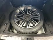 ✅ 2024 Land Rover Range Rover Velar Dynamic SE • VIN: SALYL2EX3RA389888 • Лот: 43770535. Опубликован ранее на Copart с пробегом 7 045 миль. Бесплатный доступ к архиву аукционных продаж из США и подробный отчёт об истории автомобиля на DreamBid. Изображение 13.