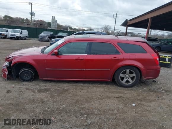✅ 2008 Dodge Magnum SXT • VIN: 2D4FV37V98H257778 • Lot: 43780224. Listed on IAAI with 256,804 mi. Free auction sales archive from the USA and detailed vehicle history report at DreamBid. Image 14.