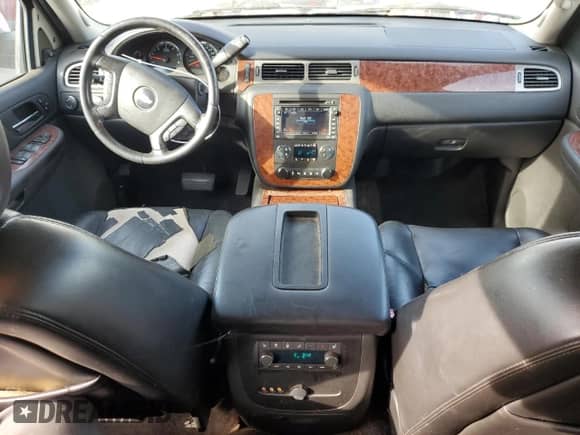 2008 Chevrolet Suburban LTZ with VIN 1GNFK16308R202315, listed as a Copart auction lot 84787765 with 201,793 mi miles and Salvage title. Bid and sale history available at DreamBid. Image 8.