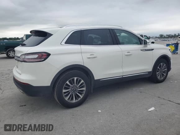 ✅ 2022 Lincoln Nautilus Reserve • VIN: 2LMPJ6K90NBL26705 • Lot: 61466725. Wystawiony na Copart z przebiegiem Nie podano. Bezpłatny archiwum sprzedaży aukcyjnych z USA i szczegółowy raport historii pojazdu na DreamBid. Zdjęcie 3.