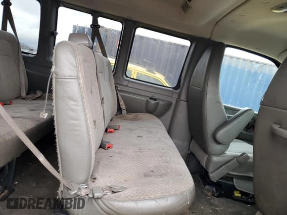 ✅ 2012 Chevrolet Express Passenger 1LT • VIN: 1GAZGYFG4C1131672 • Lot: 78030494. Wystawiony na Copart z przebiegiem 172 568 mil. Bezpłatny archiwum sprzedaży aukcyjnych z USA i szczegółowy raport historii pojazdu na DreamBid. Zdjęcie 11.