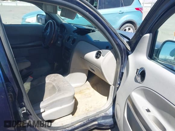 ✅ 2011 Chevrolet HHR 1LT • VIN: 3GNBABFW3BS607221 • Lot: 41947366. Listed on IAAI with 254,929 mi. Free auction sales archive from the USA and detailed vehicle history report at DreamBid. Image 5.