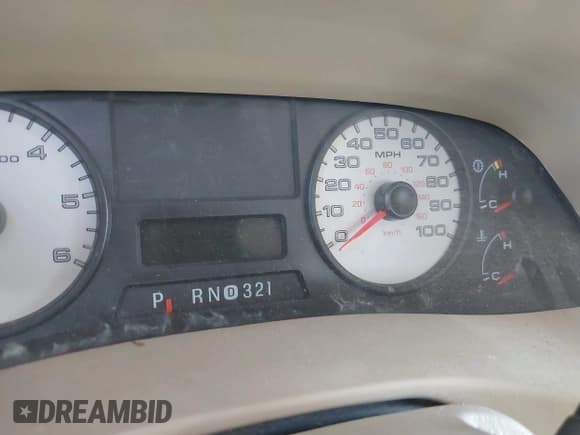 ✅ 2006 Ford F-250 XL • VIN: 1FTSW20526EC82555 • Lot: 42542846. Wystawiony na IAAI z przebiegiem Nie podano. Bezpłatny archiwum sprzedaży aukcyjnych z USA i szczegółowy raport historii pojazdu na DreamBid. Zdjęcie 7.