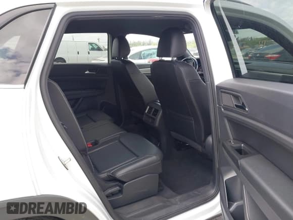 ✅ 2020 Volkswagen Atlas SE • VIN: 1V23C2CA6LC219521 • Lot: 42106427. Wystawiony na IAAI z przebiegiem 30 194 mil. Bezpłatny archiwum sprzedaży aukcyjnych z USA i szczegółowy raport historii pojazdu na DreamBid. Zdjęcie 8.