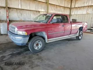 ✅ 1999 Dodge 2500 • VIN: 3B7KF23W6XG130597 • Лот: 96198045. Опубликован ранее на Copart с пробегом 285 600 миль. Бесплатный доступ к архиву аукционных продаж из США и подробный отчёт об истории автомобиля на DreamBid. Изображение 1.