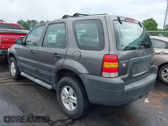 ✅ 2006 Ford Escape XLS • VIN: 1FMYU02Z46KA52355 • Lot: 42376670. Listed on IAAI with Not provided. Free auction sales archive from the USA and detailed vehicle history report at DreamBid. Image 3.