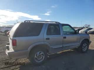 2000 Chevrolet Blazer LS with VIN 1GNDT13W6Y2206610, listed as a Copart auction lot 83566074 with 135,007 mi miles and Salvage title. Bid and sale history available at DreamBid. Image 3.