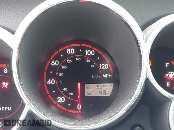 ✅ 2005 Toyota Matrix STD • VIN: 2T1LR32E55C333403 • Lot: 42273681. Listed on IAAI with 192,407 mi. Free auction sales archive from the USA and detailed vehicle history report at DreamBid. Image 7.