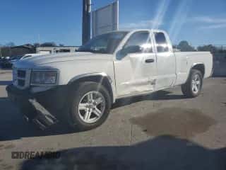 2008 Dodge Dakota Bighorn/Lonestar z VIN 1D7HE32K58S591842, wystawiony jako Copart lot #80329714 z przebiegiem 136 882 mil mil oraz Szkoda całkowita • Salvage title. Historia ofert i sprzedaży dostępna na DreamBid. Obrazek 1.