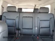 ✅ 2019 Chevrolet Suburban LT • VIN: 1GNSCHKC9KR174984 • Lot: 76138454. Wystawiony na Copart z przebiegiem 92 507 mil. Bezpłatny archiwum sprzedaży aukcyjnych z USA i szczegółowy raport historii pojazdu na DreamBid. Zdjęcie 10.