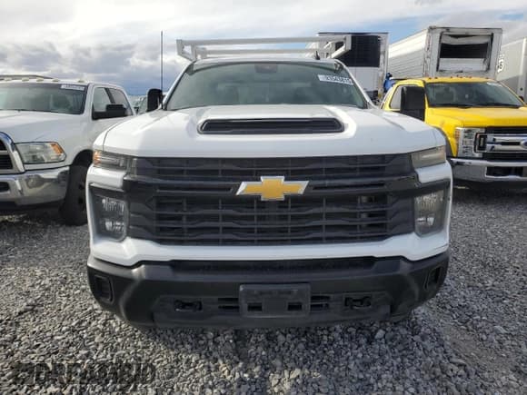✅ 2024 Chevrolet Silverado 2500HD Work Truck • VIN: 1GC1WLE77RF186186 • Lot: 93543815. Wystawiony na Copart z przebiegiem 38 077 mil. Bezpłatny archiwum sprzedaży aukcyjnych z USA i szczegółowy raport historii pojazdu na DreamBid. Zdjęcie 5.