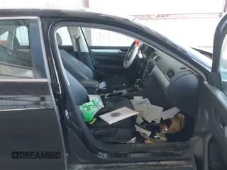 ✅ 2013 Volkswagen Passat SE • VIN: 1VWBN7A30DC127988 • Lot: 43323184. Wystawiony na IAAI z przebiegiem 125 452 mil. Bezpłatny archiwum sprzedaży aukcyjnych z USA i szczegółowy raport historii pojazdu na DreamBid. Zdjęcie 5.