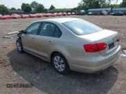 ✅ 2012 Volkswagen Jetta SE • VIN: 3VWDP7AJ6CM127542 • Lot: 42405701. Listed on IAAI with 137,240 mi. Free auction sales archive from the USA and detailed vehicle history report at DreamBid. Image 3.