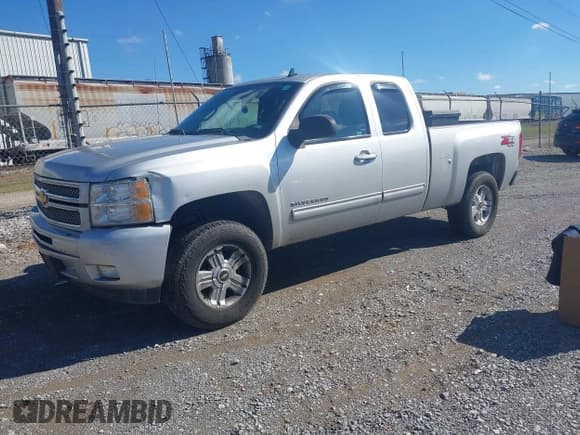 ✅ 2013 Chevrolet Silverado 1500 LT • VIN: 1GCRKSE74DZ388693 • Лот: 43588511. Опубликован ранее на IAAI с пробегом 295 155 миль. Бесплатный доступ к архиву аукционных продаж из США и подробный отчёт об истории автомобиля на DreamBid. Изображение 2.