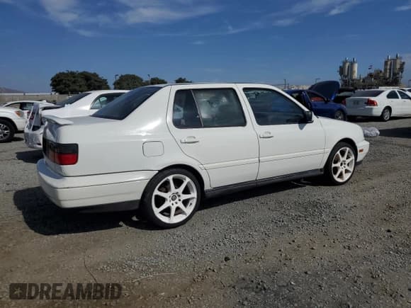 ✅ 1998 Volkswagen Jetta • VIN: 3VWPA81H9WM256607 • Lot: 65475505. Listed on Copart with 192,317 mi. Free auction sales archive from the USA and detailed vehicle history report at DreamBid. Image 3.