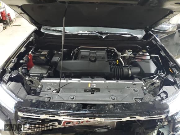 ✅ 2024 GMC Canyon 4WD Denali • VIN: 1GTP6FEK1R1303399 • Lot: 49176775. Wystawiony na Copart z przebiegiem 2 169 mil. Bezpłatny archiwum sprzedaży aukcyjnych z USA i szczegółowy raport historii pojazdu na DreamBid. Zdjęcie 11.