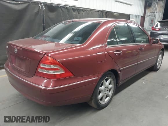 ✅ 2002 Mercedes-Benz C 230/260/280/320 • VIN: WDBRF61J72F200727 • Lot: 42108046. Wystawiony na IAAI z przebiegiem Nie podano. Bezpłatny archiwum sprzedaży aukcyjnych z USA i szczegółowy raport historii pojazdu na DreamBid. Zdjęcie 4.