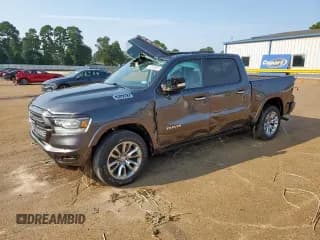✅ 2022 Ram 1500 Laramie • VIN: 1C6RREJT7NN124433 • Lot: 71278305. Wystawiony na Copart z przebiegiem 41 030 mil. Bezpłatny archiwum sprzedaży aukcyjnych z USA i szczegółowy raport historii pojazdu na DreamBid. Zdjęcie 1.