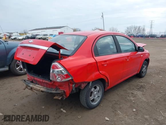✅ 2008 Chevrolet Aveo LS • VIN: KL1TD56618B052786 • Lot: 40890445. Wystawiony na IAAI z przebiegiem 164 714 mil. Bezpłatny archiwum sprzedaży aukcyjnych z USA i szczegółowy raport historii pojazdu na DreamBid. Zdjęcie 4.