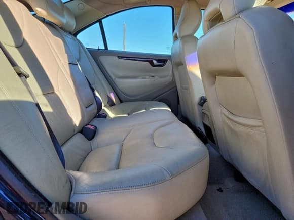 ✅ 2004 Volvo S60 • VIN: YV1RS64AX42379360 • Lot: 94478165. Wystawiony na Copart z przebiegiem 157 503 mil. Bezpłatny archiwum sprzedaży aukcyjnych z USA i szczegółowy raport historii pojazdu na DreamBid. Zdjęcie 10.