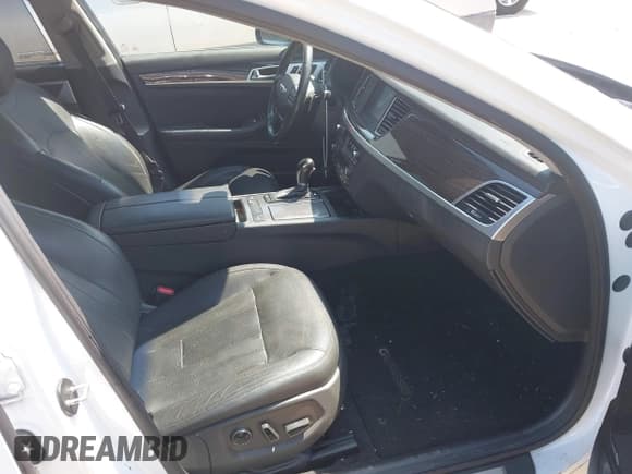 ✅ 2015 Hyundai Genesis 3.8L • VIN: KMHGN4JE4FU095788 • Lot: 40209672. Wystawiony na IAAI z przebiegiem Nie podano. Bezpłatny archiwum sprzedaży aukcyjnych z USA i szczegółowy raport historii pojazdu na DreamBid. Zdjęcie 5.