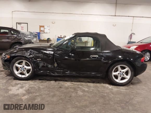 ✅ 1997 BMW 3 Series Z3 2.8 • VIN: 4USCJ3321VLC01563 • Lot: 43265256. Wystawiony na IAAI z przebiegiem 88 921 mil. Bezpłatny archiwum sprzedaży aukcyjnych z USA i szczegółowy raport historii pojazdu na DreamBid. Zdjęcie 15.