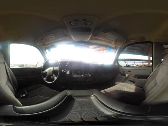 ✅ 2004 Chevrolet Suburban LT • VIN: 1GNEC16Z34J133058 • Лот: 41200786. Опубликован ранее на IAAI с пробегом 254 131 миль. Бесплатный доступ к архиву аукционных продаж из США и подробный отчёт об истории автомобиля на DreamBid. Изображение 19.