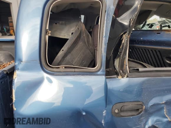 ✅ 2002 Dodge Dakota • VIN: 1B7GL12X12S669374 • Lot: 81964605. Wystawiony na Copart z przebiegiem 71 608 mil. Bezpłatny archiwum sprzedaży aukcyjnych z USA i szczegółowy raport historii pojazdu na DreamBid. Zdjęcie 10.