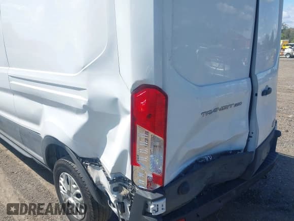 ✅ 2023 Ford Transit Cargo • VIN: 1FTBR1C83PKA34468 • Лот: 43081682. Опубликован ранее на IAAI с пробегом 83 741 миль. Бесплатный доступ к архиву аукционных продаж из США и подробный отчёт об истории автомобиля на DreamBid. Изображение 6.