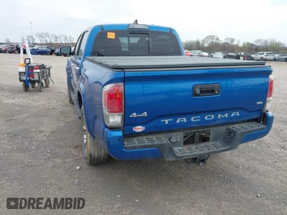 ✅ 2017 Toyota Tacoma Limited • VIN: 5TFGZ5AN3HX048784 • Lot: 41908479. Listed on IAAI with 149,626 mi. Free auction sales archive from the USA and detailed vehicle history report at DreamBid. Image 3.