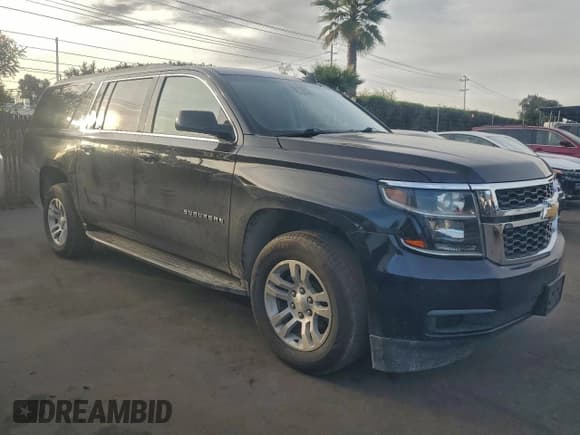 ✅ 2019 Chevrolet Suburban LT • VIN: 1GNSCHKC7KR185384 • Lot: 94941855. Wystawiony na Copart z przebiegiem 58 492 mil. Bezpłatny archiwum sprzedaży aukcyjnych z USA i szczegółowy raport historii pojazdu na DreamBid. Zdjęcie 4.
