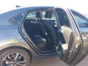 ✅ 2022 Kia Forte LXS • VIN: 3KPF24AD1NE485275 • Lot: 43486247. Wystawiony na IAAI z przebiegiem 37 690 mil. Bezpłatny archiwum sprzedaży aukcyjnych z USA i szczegółowy raport historii pojazdu na DreamBid. Zdjęcie 8.