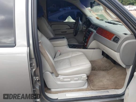 ✅ 2009 Chevrolet Tahoe 2LT • VIN: 1GNFC23019R157707 • Lot: 42751675. Listed on IAAI with 245,494 mi. Free auction sales archive from the USA and detailed vehicle history report at DreamBid. Image 5.