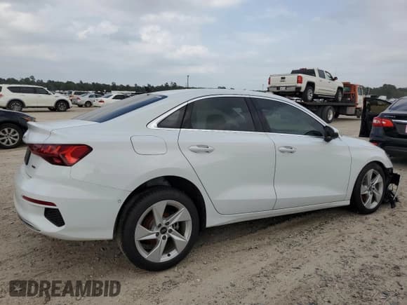 ✅ 2023 Audi A3 Premium Plus • VIN: WAUHUDGYXPA133019 • Lot: 46336254. Wystawiony na Copart z przebiegiem 986 mil. Bezpłatny archiwum sprzedaży aukcyjnych z USA i szczegółowy raport historii pojazdu na DreamBid. Zdjęcie 3.