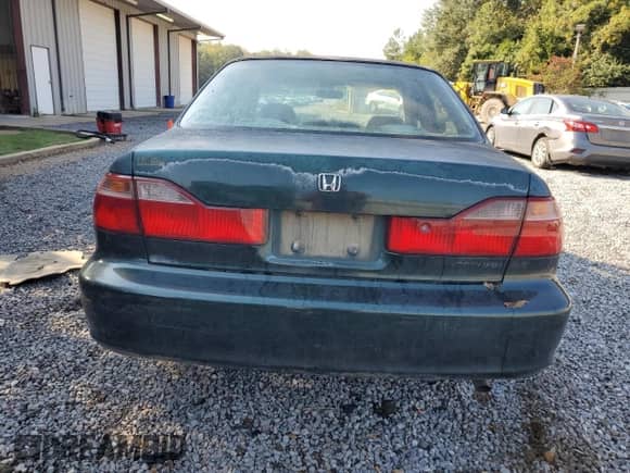 1999 Honda Accord LX z VIN 1HGCG5642XA163173, wystawiony jako Copart lot #81149825 z przebiegiem 200 390 mil mil oraz Szkoda całkowita • Salvage title. Historia ofert i sprzedaży dostępna na DreamBid. Obrazek 6.