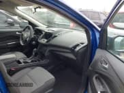 ✅ 2017 Ford Escape SE • VIN: 1FMCU9GD7HUB76526 • Lot: 43678296. Wystawiony na IAAI z przebiegiem 99 099 mil. Bezpłatny archiwum sprzedaży aukcyjnych z USA i szczegółowy raport historii pojazdu na DreamBid. Zdjęcie 5.