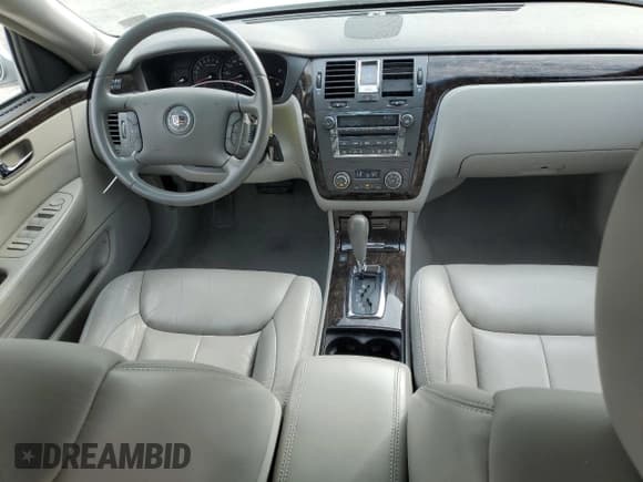 ✅ 2009 Cadillac DTS 1SC • VIN: 1G6KD57Y49U115635 • Lot: 80616455. Wystawiony na Copart z przebiegiem 149 422 mil. Bezpłatny archiwum sprzedaży aukcyjnych z USA i szczegółowy raport historii pojazdu na DreamBid. Zdjęcie 8.