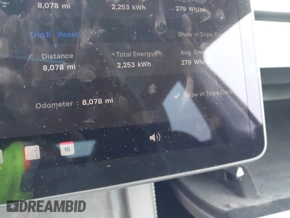 ✅ 2024 Tesla Model Y Long Range • VIN: 7SAYGAEE9RF180802 • Lot: 41221635. Wystawiony na IAAI z przebiegiem 8 078 mil. Bezpłatny archiwum sprzedaży aukcyjnych z USA i szczegółowy raport historii pojazdu na DreamBid. Zdjęcie 14.